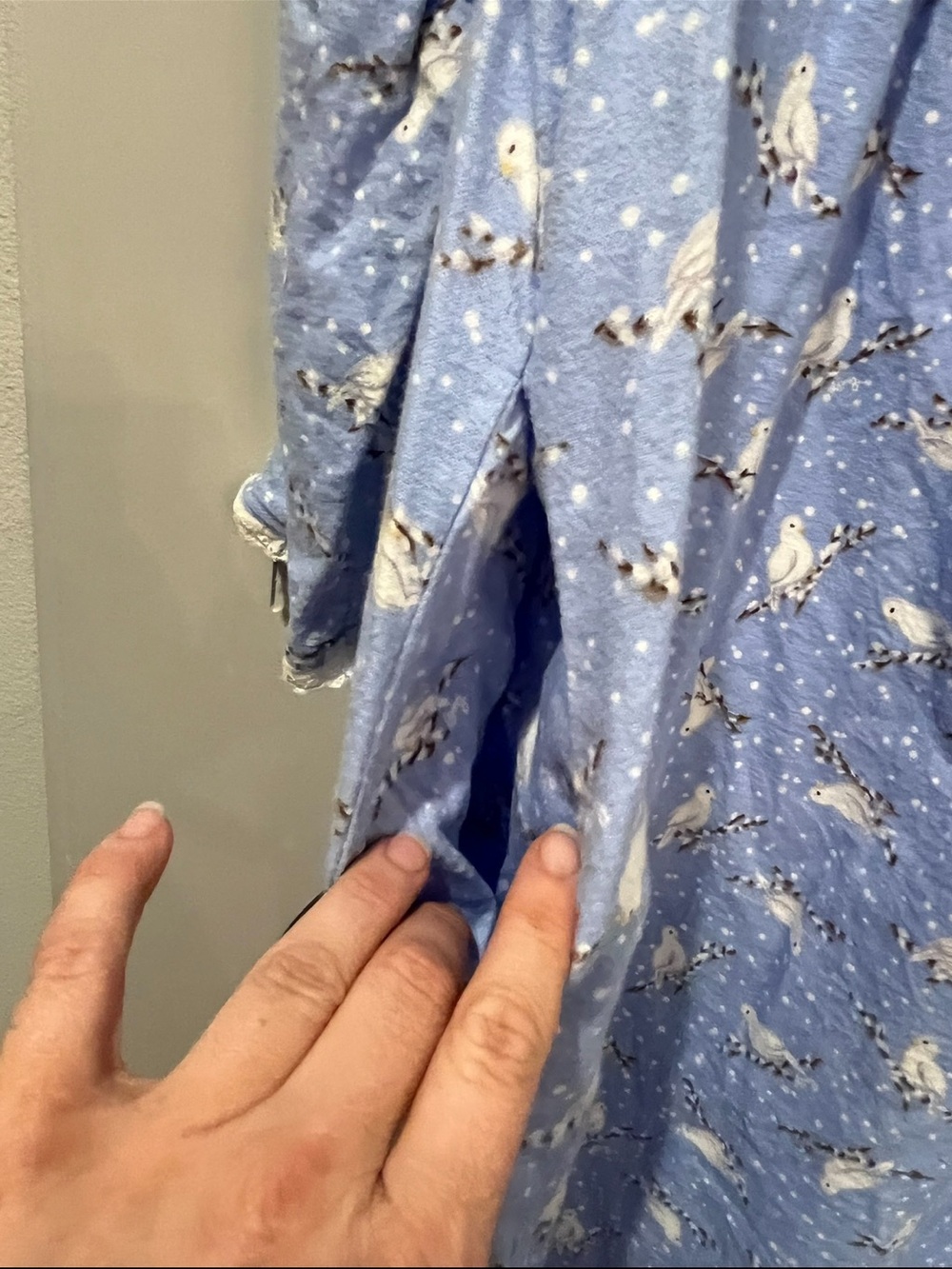 Lanz of Salzburg Light Blue snowy Dove Print flannel Nightgown with Lace Trim. - Picture 6 of 9